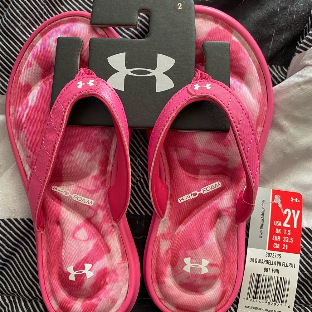 NWT Under Armour Flip Flops Girls Size 2
